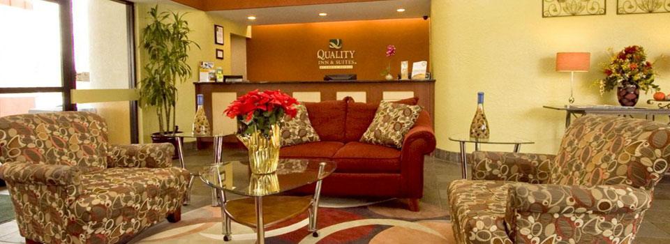 Quality Inn & Suites Kansas City I-435N Near Sports Complex Exterior foto